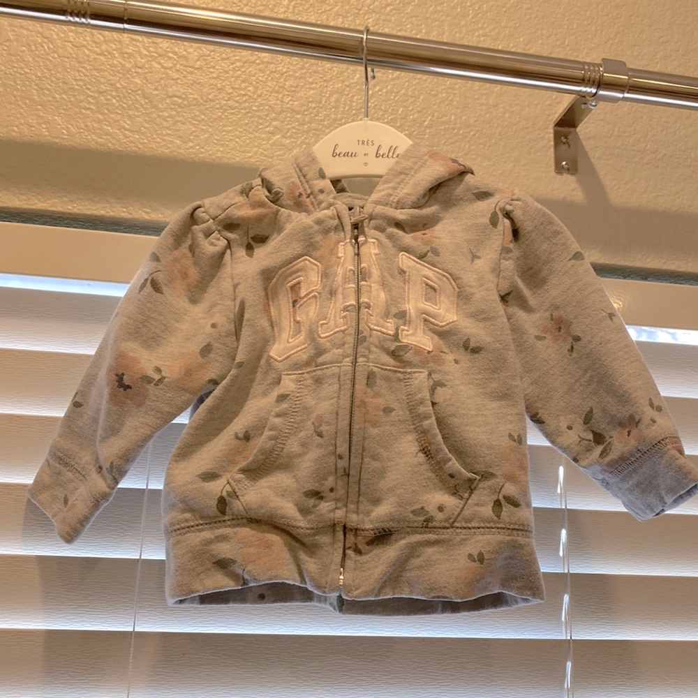 Gap sweatshirt